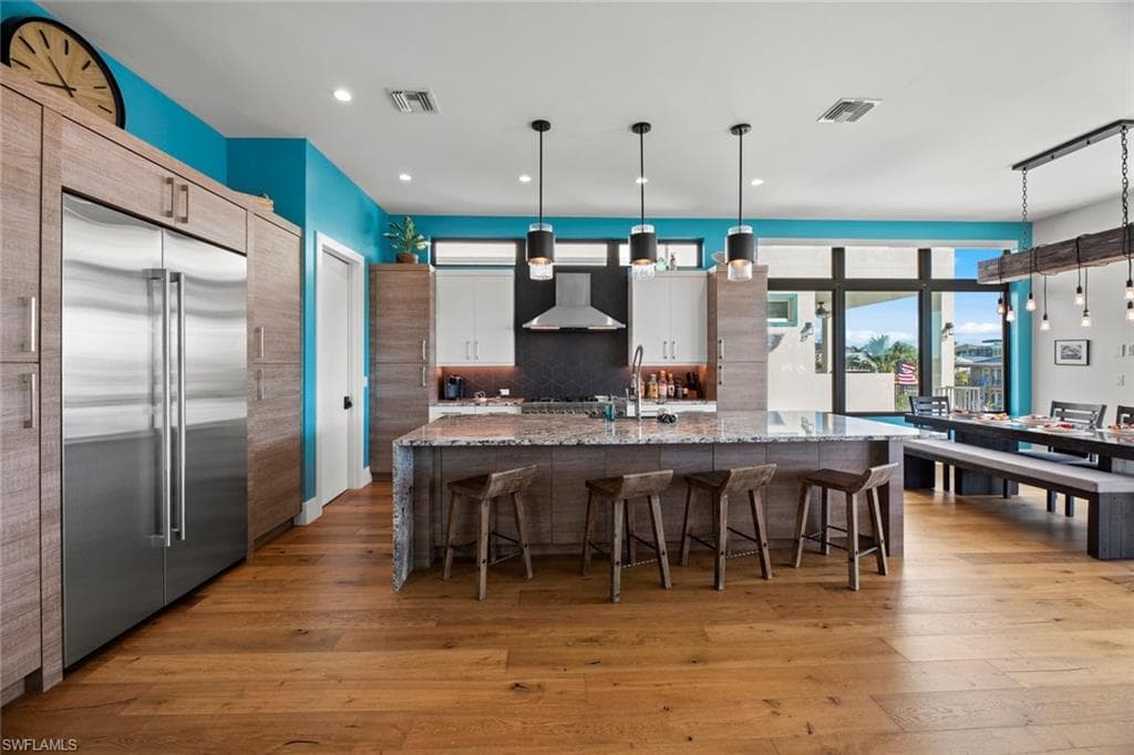 250 Crescent ST, FORT MYERS BEACH FL 33931-8