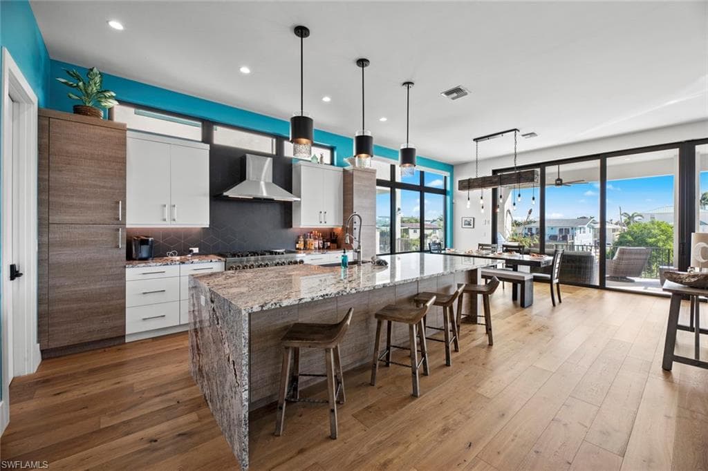 250 Crescent ST, FORT MYERS BEACH FL 33931-9