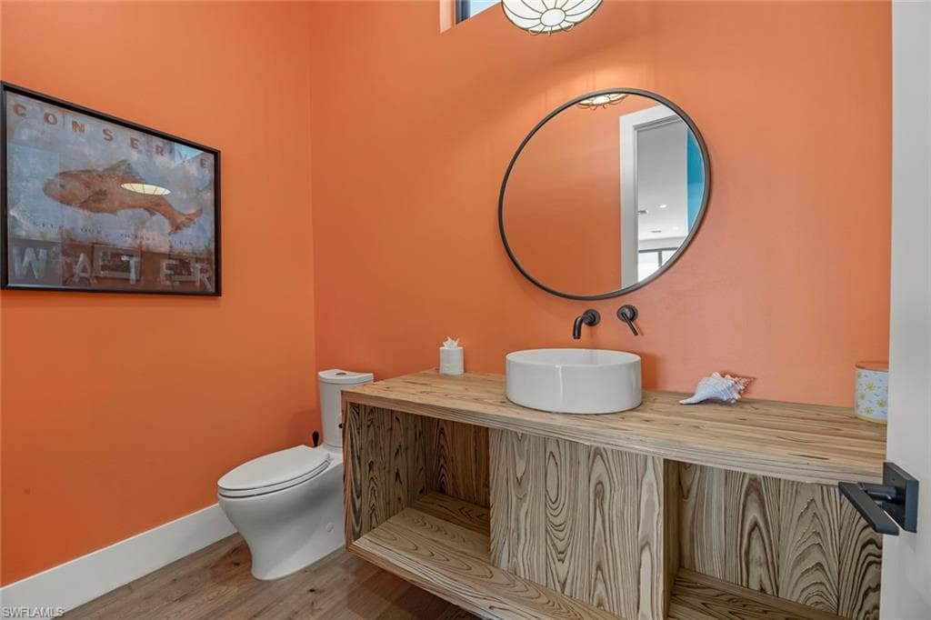 250 Crescent ST, FORT MYERS BEACH FL 33931-18