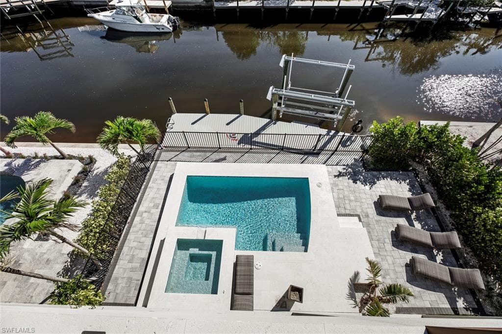 250 Crescent ST, FORT MYERS BEACH FL 33931-28