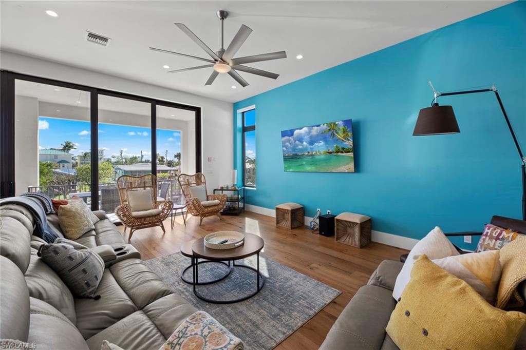 250 Crescent ST, FORT MYERS BEACH FL 33931-7