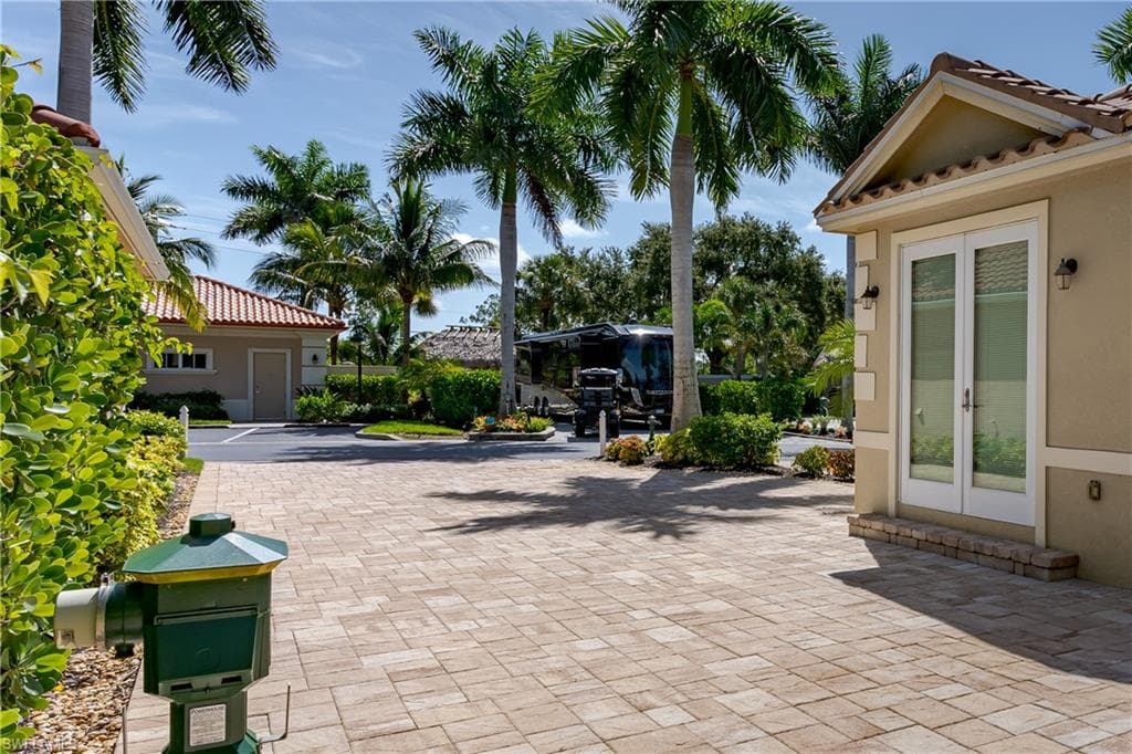 13596 Snook CIR, NAPLES FL 34114-33