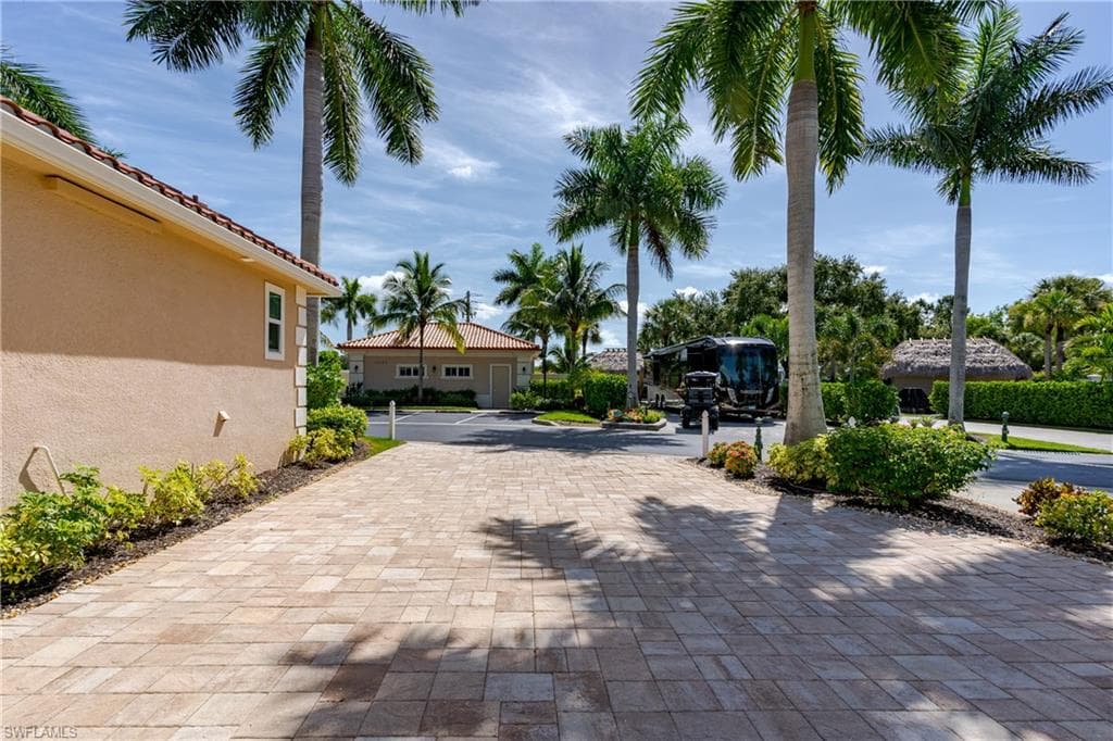 13596 Snook CIR, NAPLES FL 34114-37