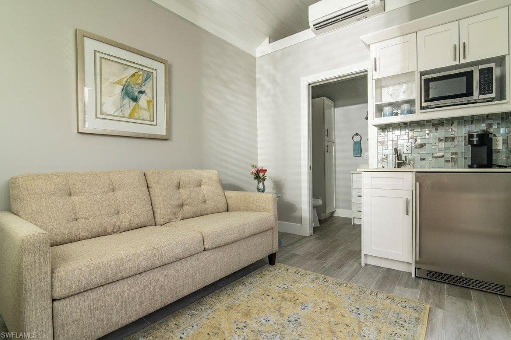 13596 Snook CIR, NAPLES FL 34114-9