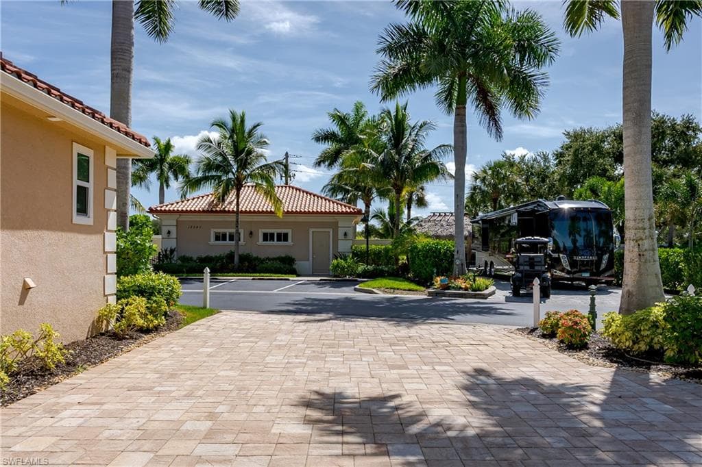 13596 Snook CIR, NAPLES FL 34114-38