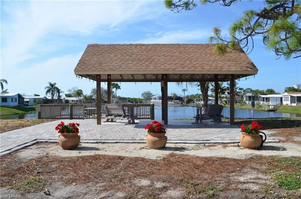4808 Tahiti DR, BONITA SPRINGS FL 34134-10
