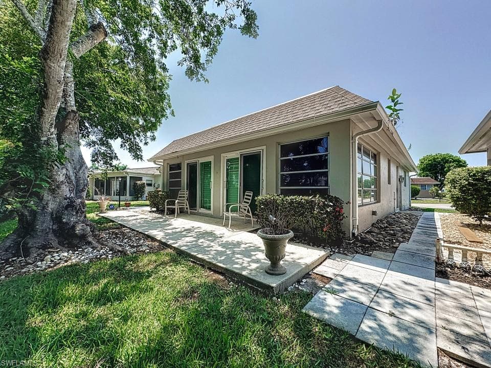 9 Knights Bridge RD # 30, NAPLES FL 34112-46