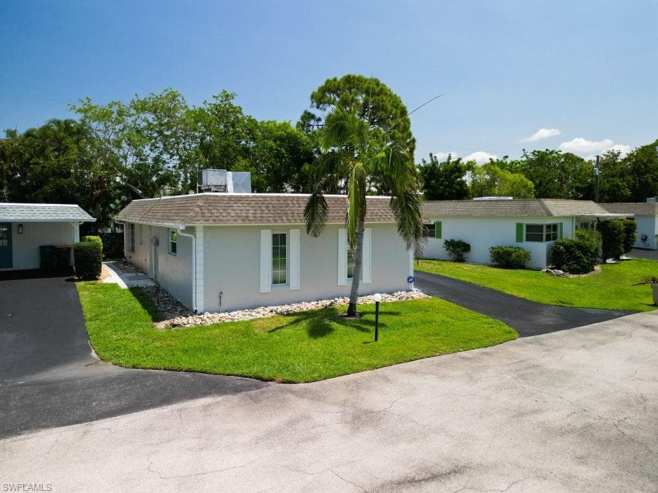 9 Knights Bridge RD # 30, NAPLES FL 34112-44