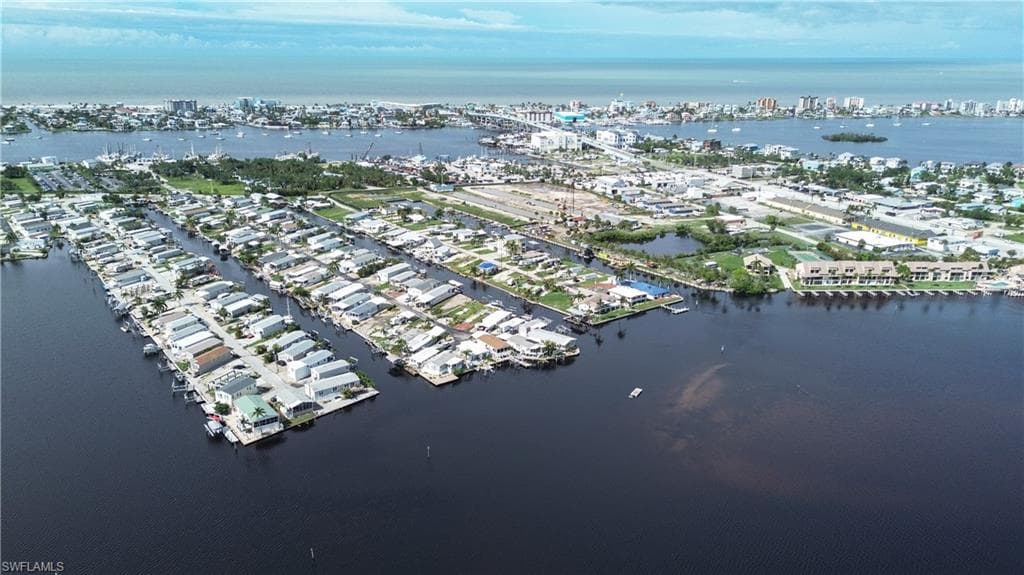 36 Emily LN, FORT MYERS BEACH FL 33931-14