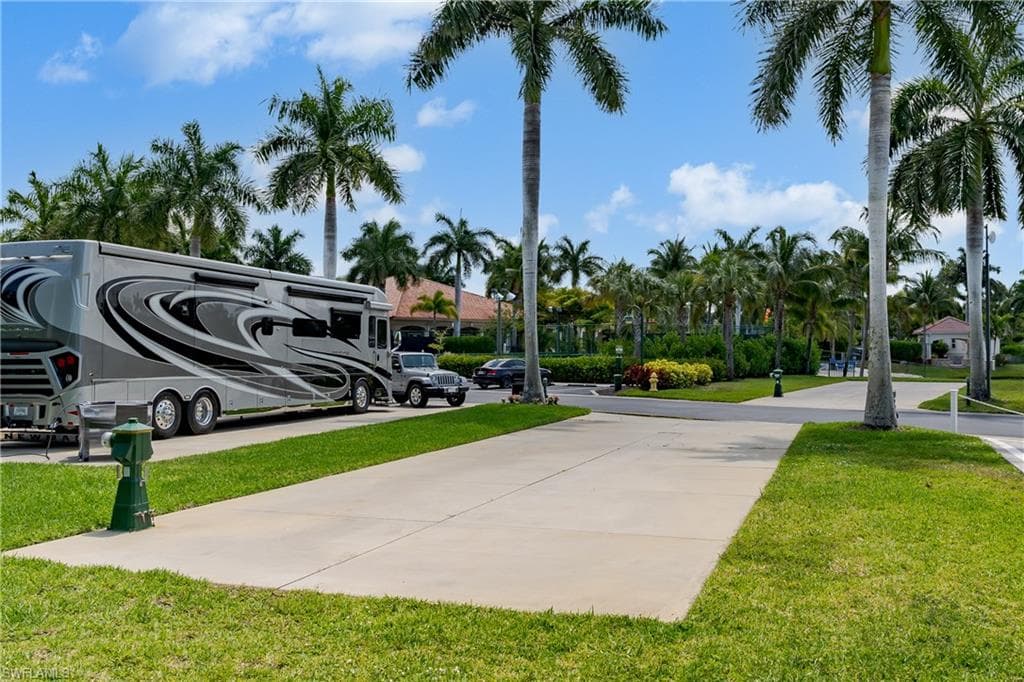 13375 Snook CIR, NAPLES FL 34114-25