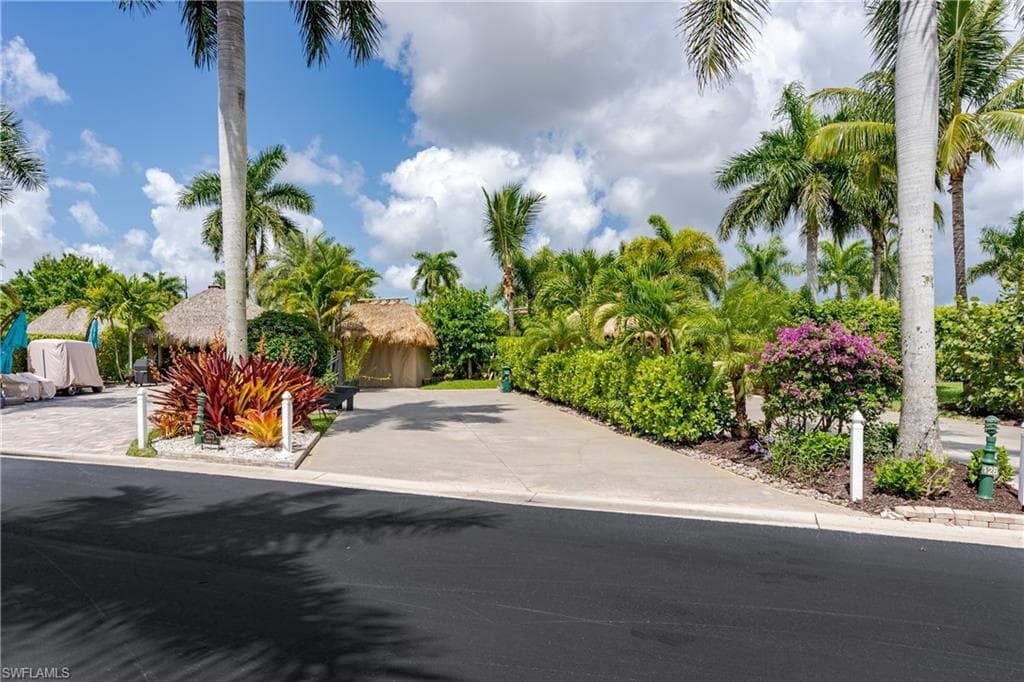 13573 Snapper LN, NAPLES FL 34114-15