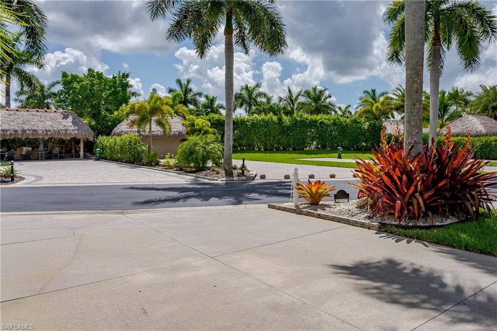 13573 Snapper LN, NAPLES FL 34114-35