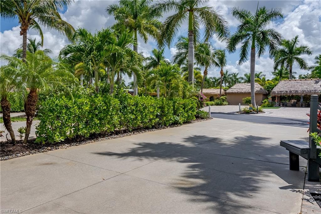 13573 Snapper LN, NAPLES FL 34114-31
