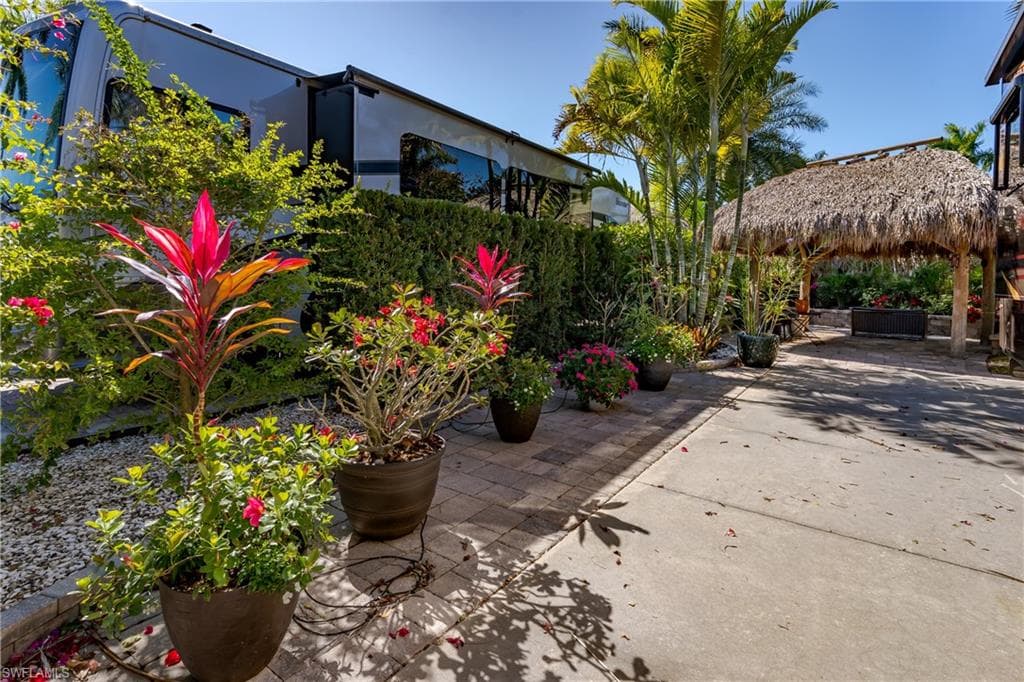 13573 Snapper LN, NAPLES FL 34114-4