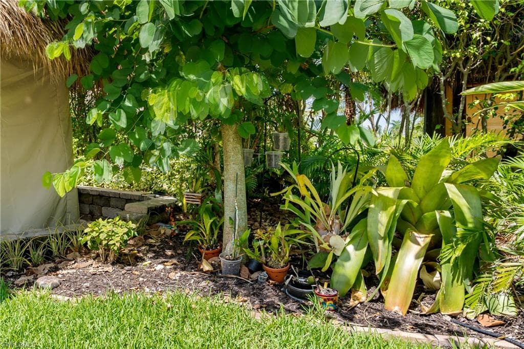 13573 Snapper LN, NAPLES FL 34114-23