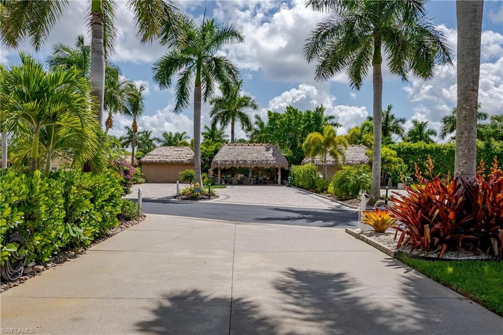 13573 Snapper LN, NAPLES FL 34114-33