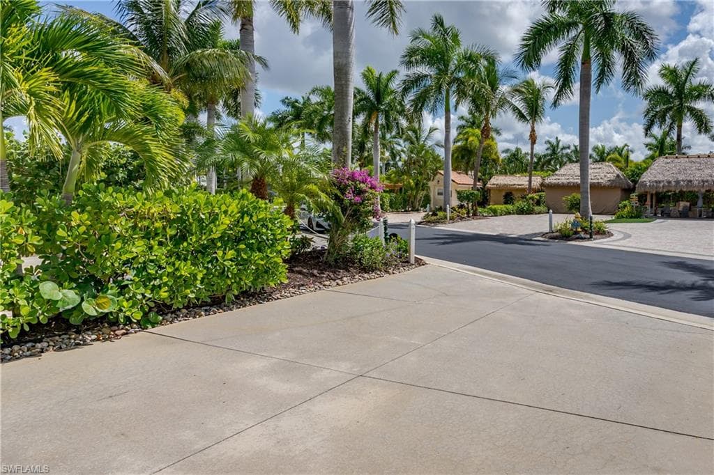 13573 Snapper LN, NAPLES FL 34114-37