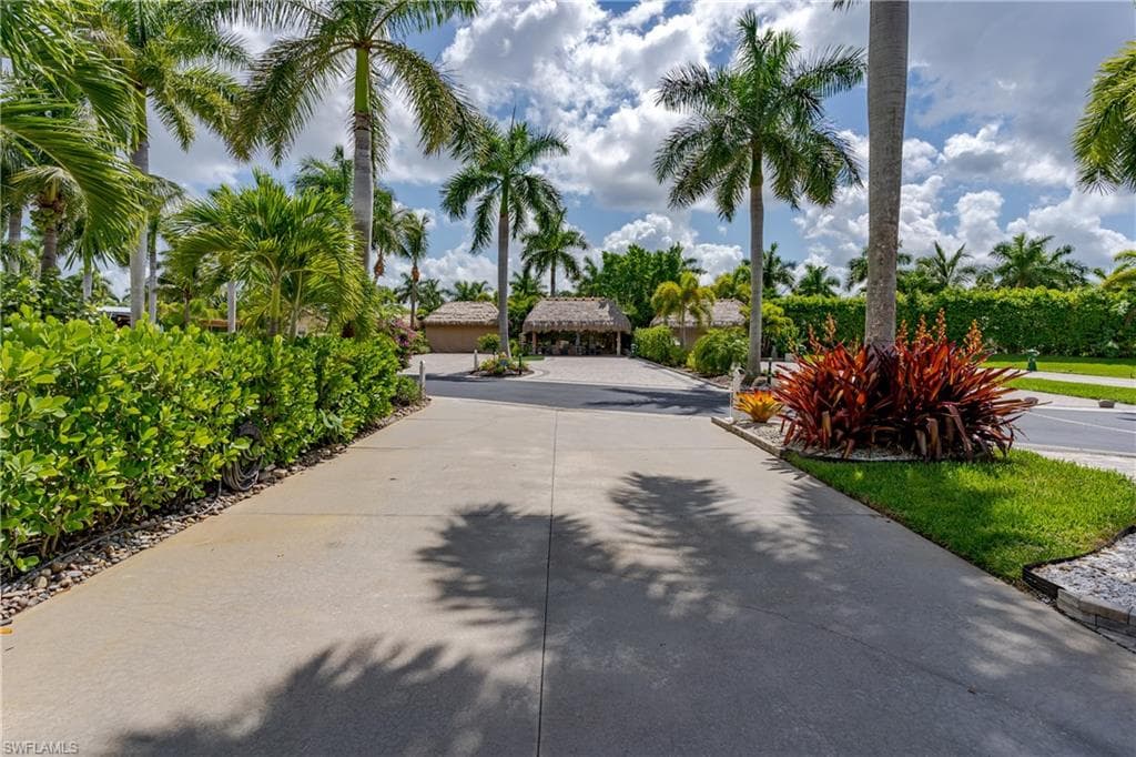 13573 Snapper LN, NAPLES FL 34114-32