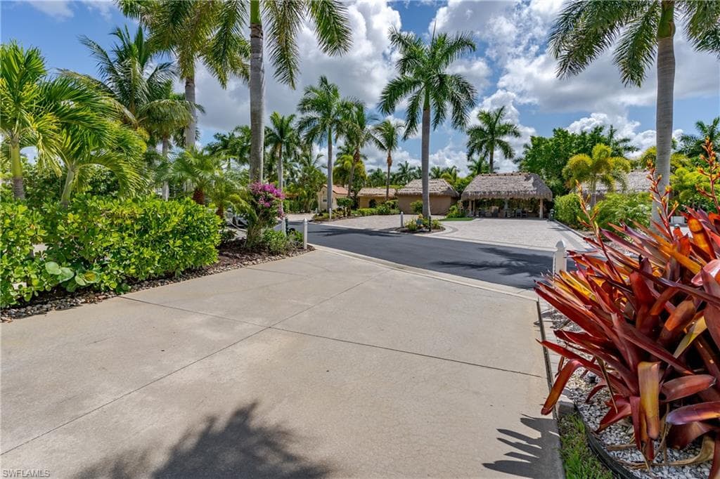 13573 Snapper LN, NAPLES FL 34114-36