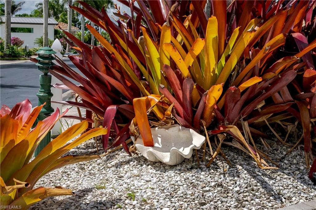 13573 Snapper LN, NAPLES FL 34114-39