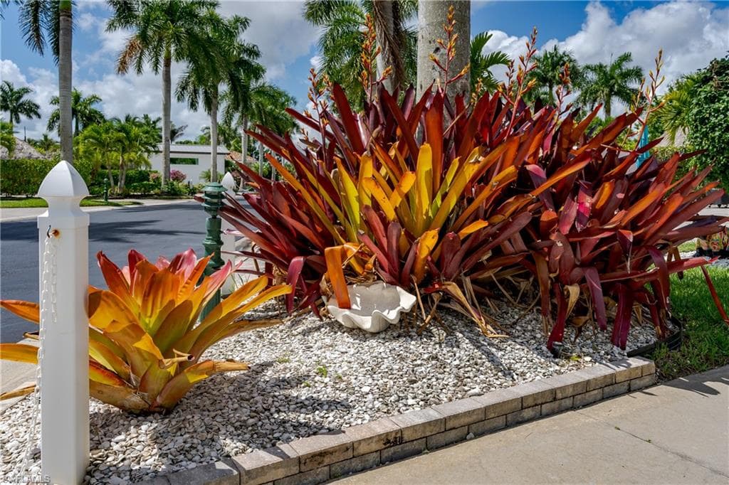 13573 Snapper LN, NAPLES FL 34114-38