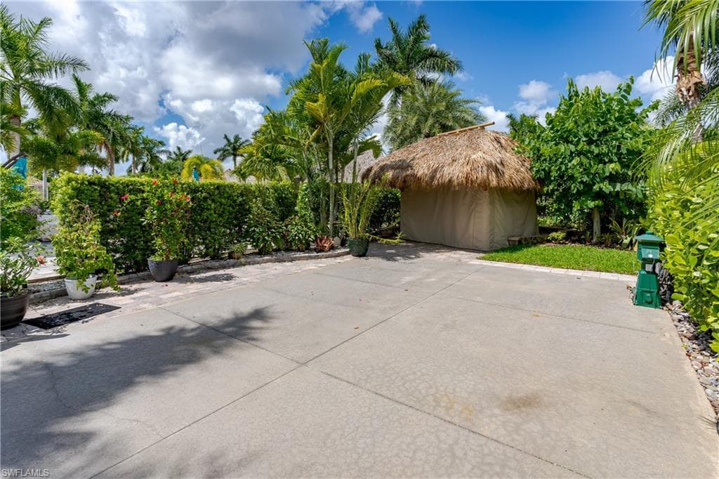 13573 Snapper LN, NAPLES FL 34114-20