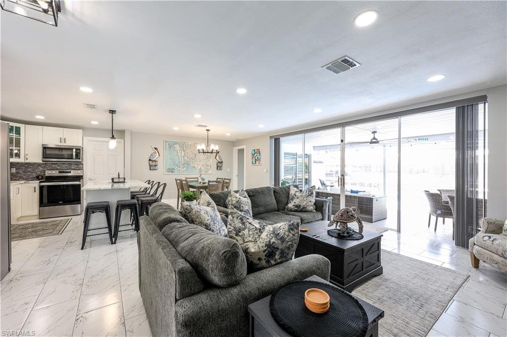 3505 SE 16th PL, CAPE CORAL FL 33904-3