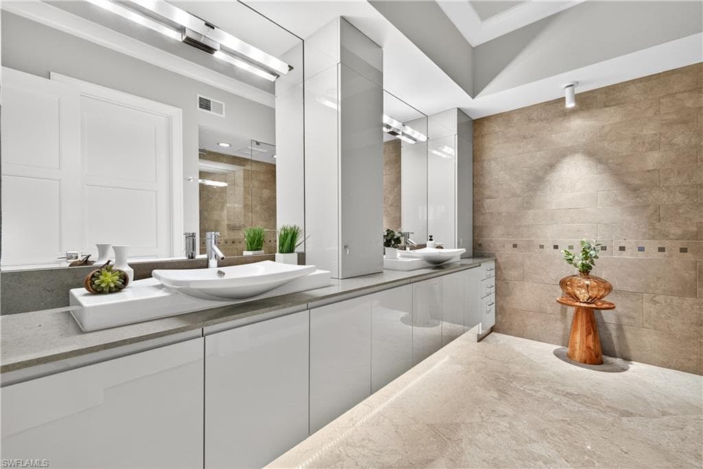 9014 Whimbrel Watch LN # 101, NAPLES FL 34109-17