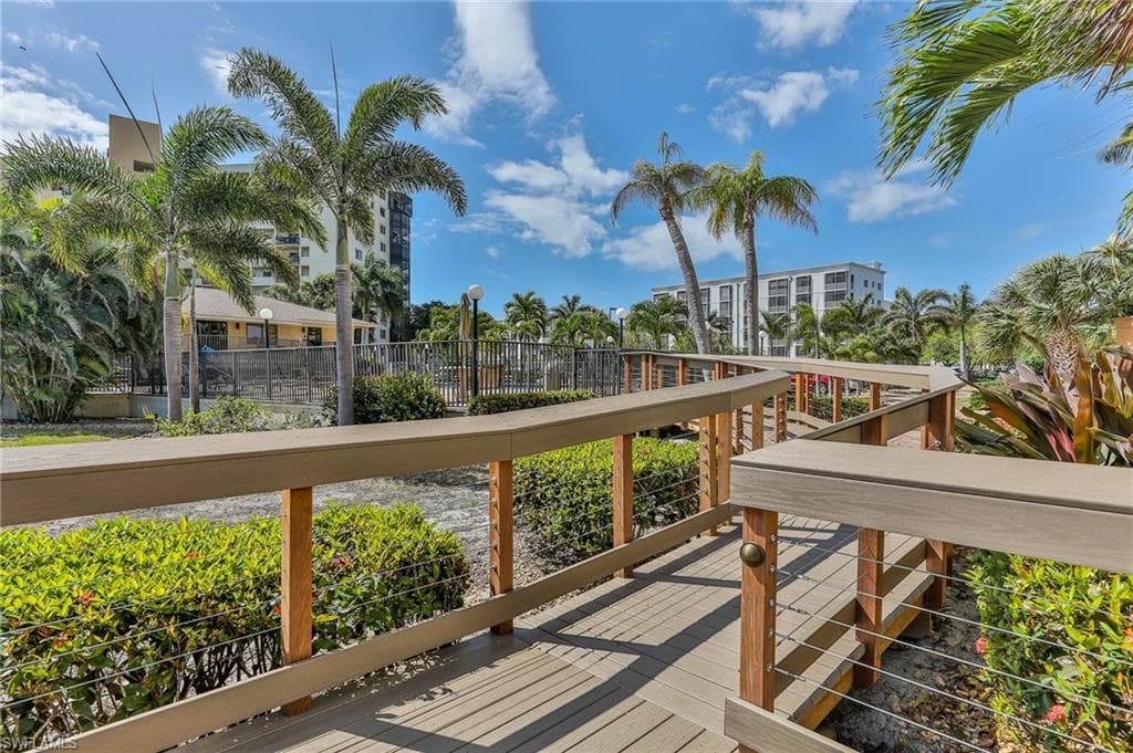 4263 Bay Beach LN 111-18