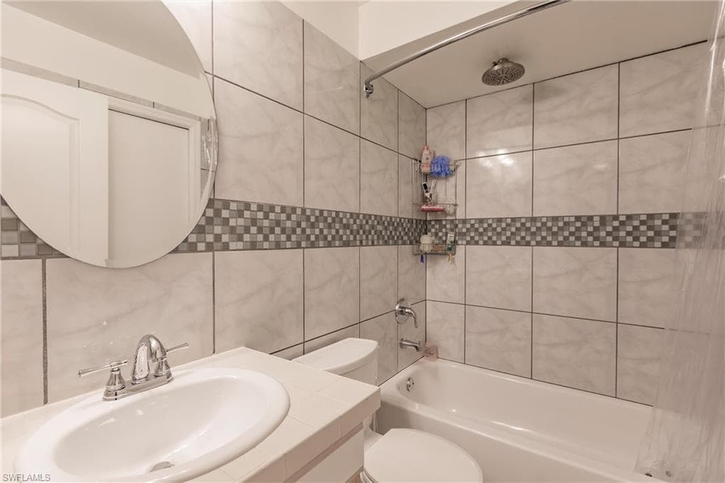 829 SW 47th TER # 204, CAPE CORAL FL 33914-23