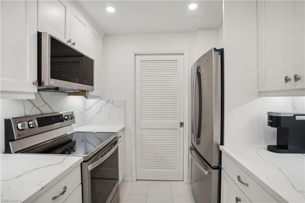 25900 Hickory BLVD # 605, BONITA SPRINGS FL 34134-16