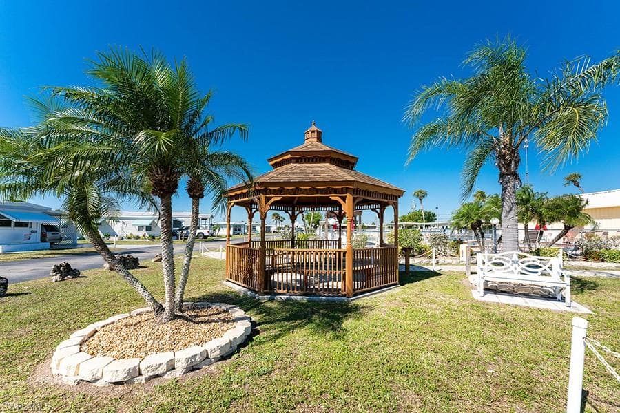 3172 Pluto CIR, NORTH FORT MYERS FL 33903-14