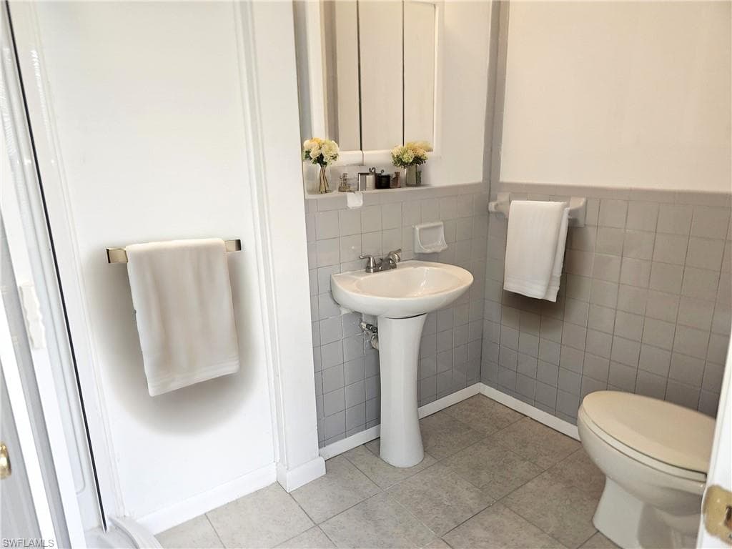 3172 Pluto CIR, NORTH FORT MYERS FL 33903-7