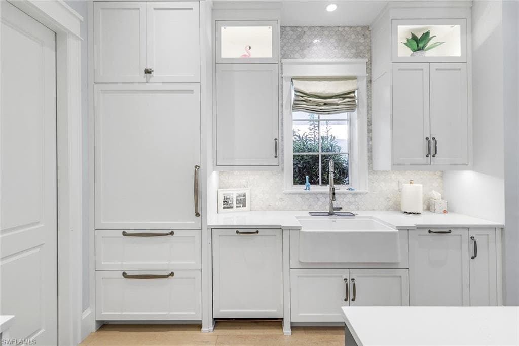 1463 2nd AVE S, NAPLES FL 34102-8