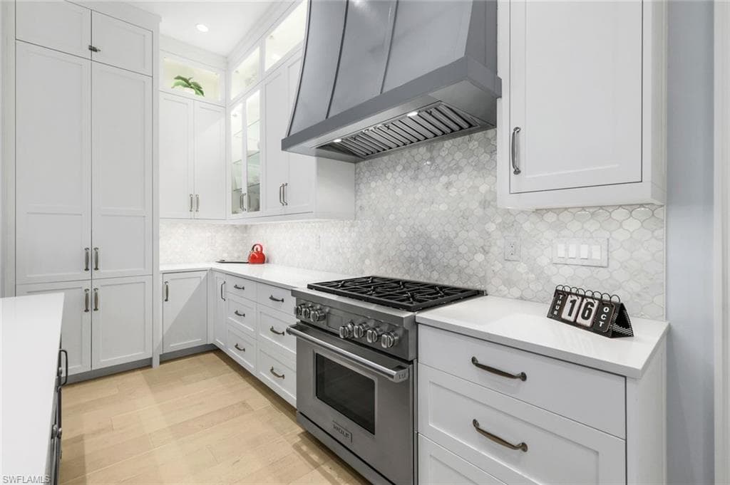 1463 2nd AVE S, NAPLES FL 34102-10