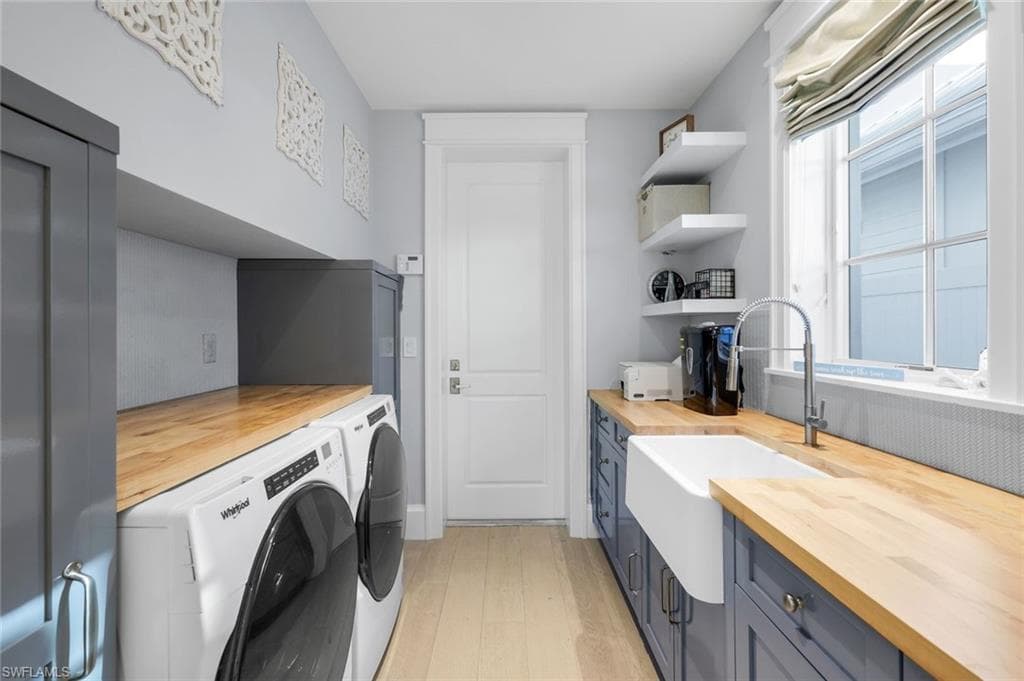 1463 2nd AVE S, NAPLES FL 34102-28