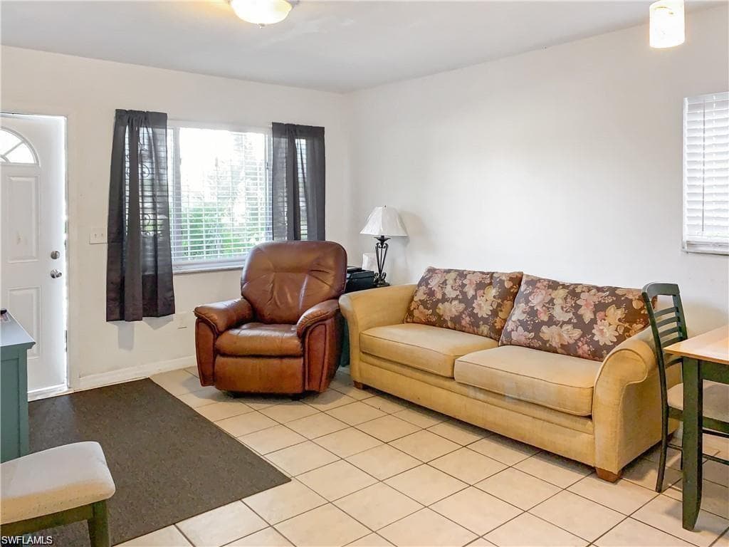 2748 Orange ST, FORT MYERS FL 33916-1