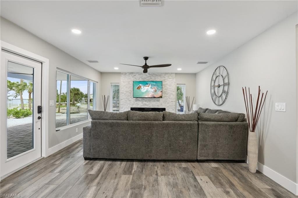 267 Flamingo ST-6