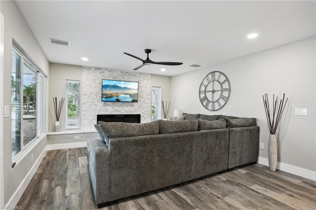 267 Flamingo ST-4