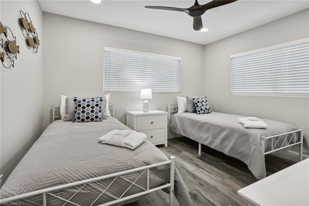 267 Flamingo ST-13