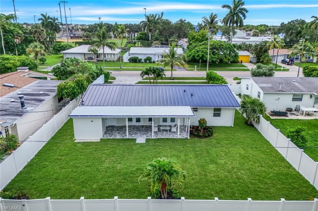 975 22nd AVE N, NAPLES FL 34103-23