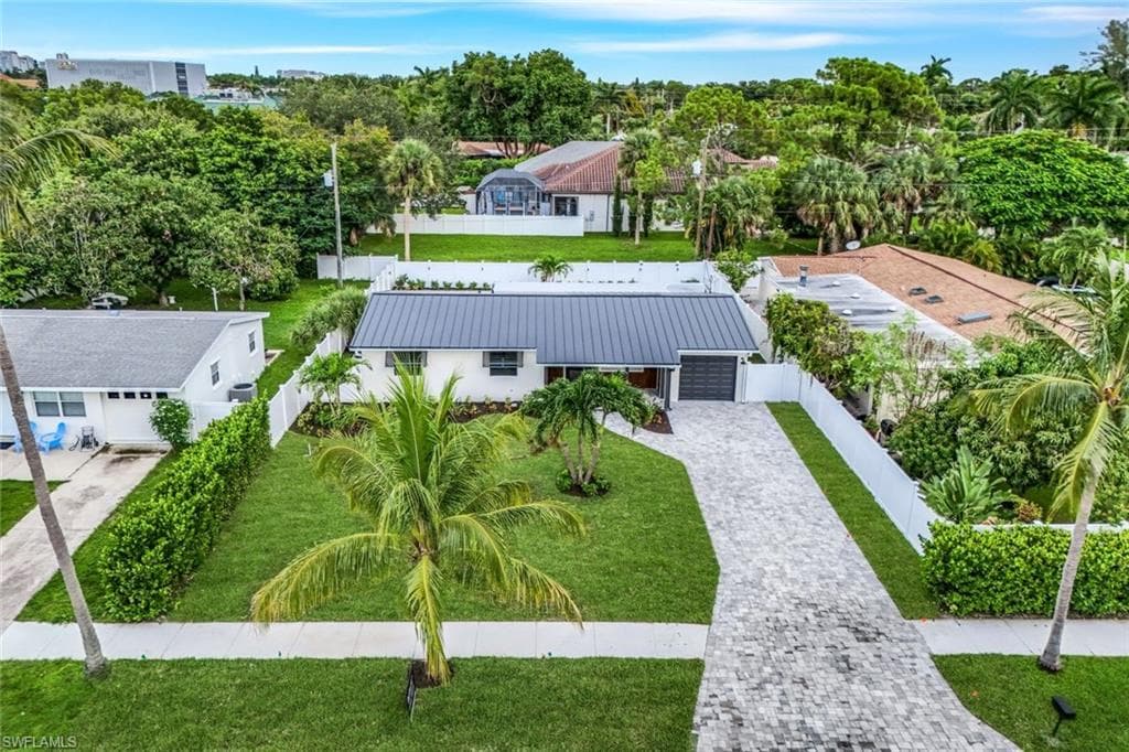 975 22nd AVE N, NAPLES FL 34103-30