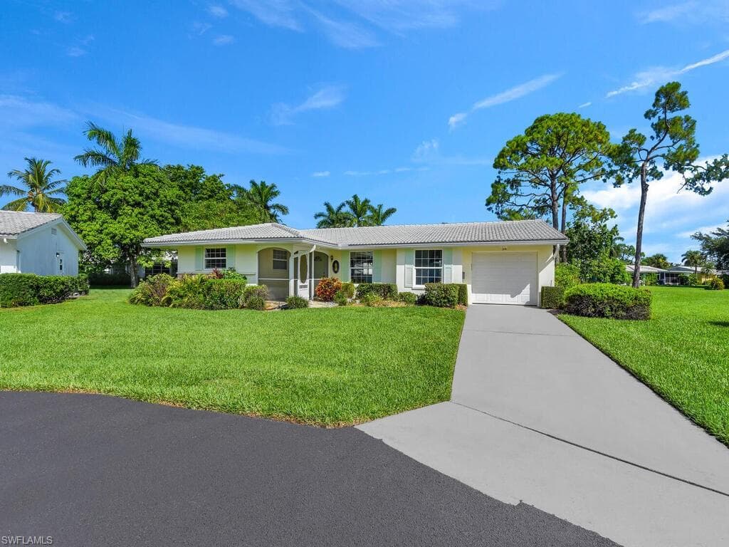 36 Lanai CIR # 36, NAPLES FL 34112-9