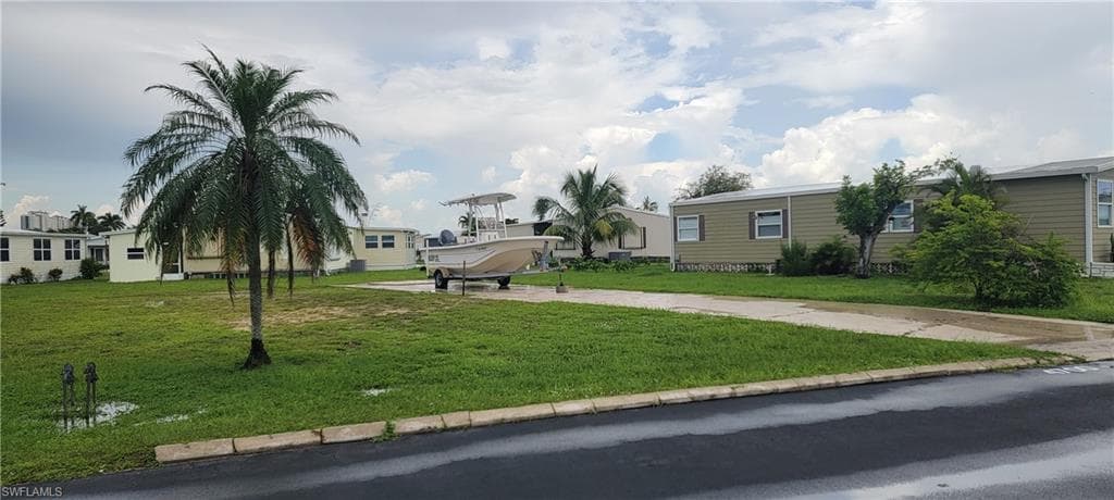 4700 Pago Pago LN, BONITA SPRINGS FL 34134-1