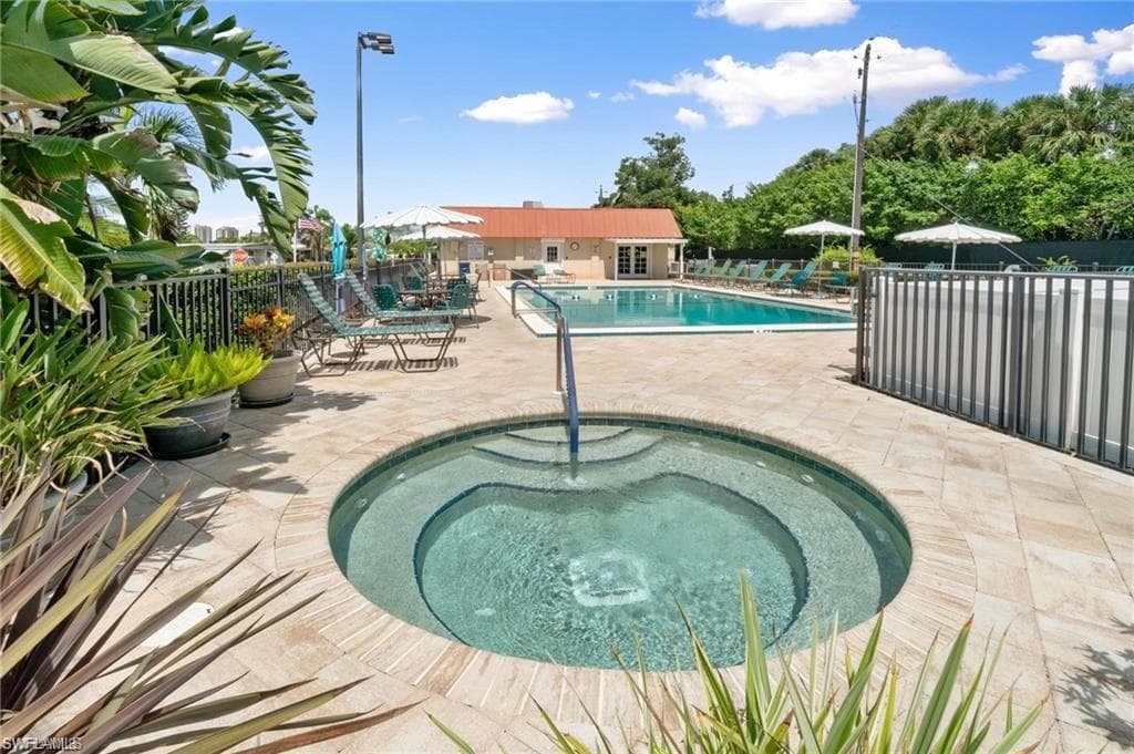 4700 Pago Pago LN, BONITA SPRINGS FL 34134-8