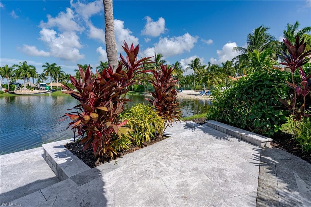 13453 Ladyfish LN, NAPLES FL 34114-1