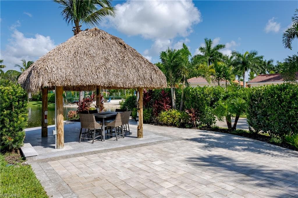 13453 Ladyfish LN, NAPLES FL 34114-12