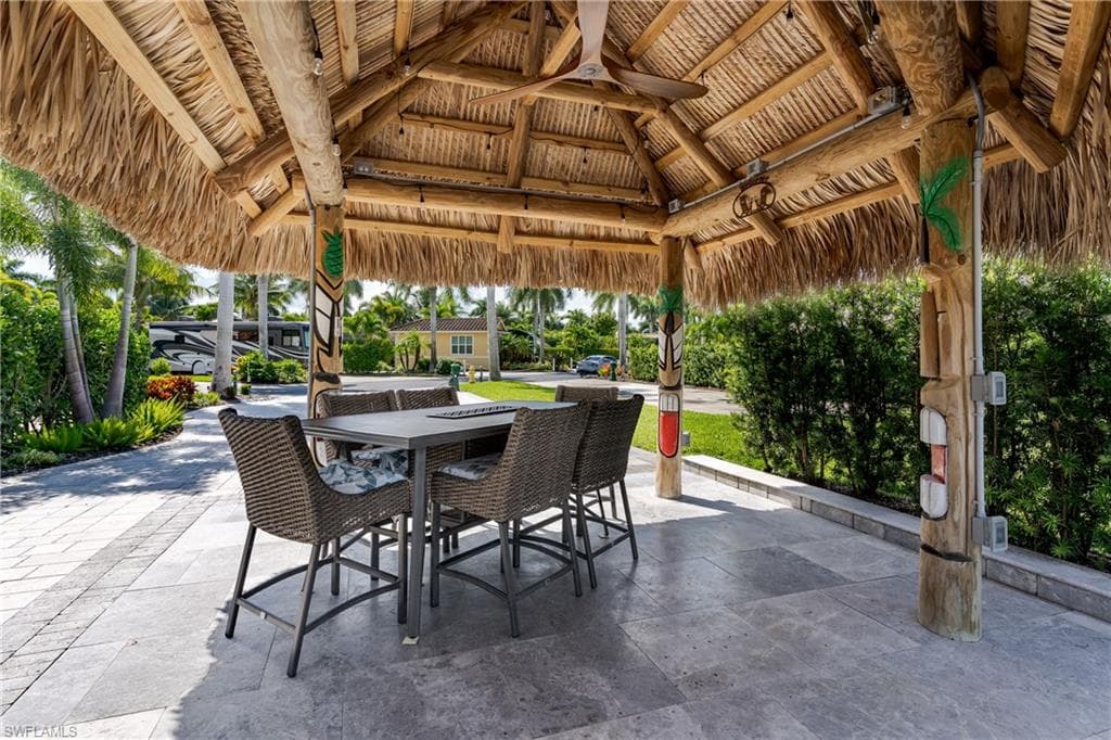 13453 Ladyfish LN, NAPLES FL 34114-8