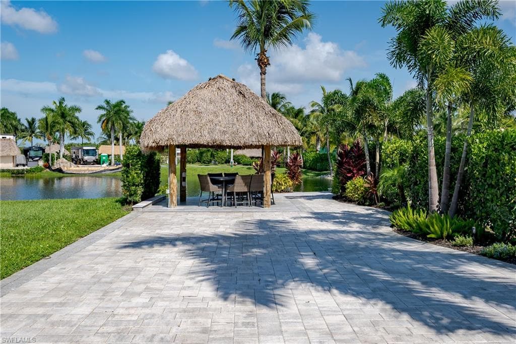 13453 Ladyfish LN, NAPLES FL 34114-14
