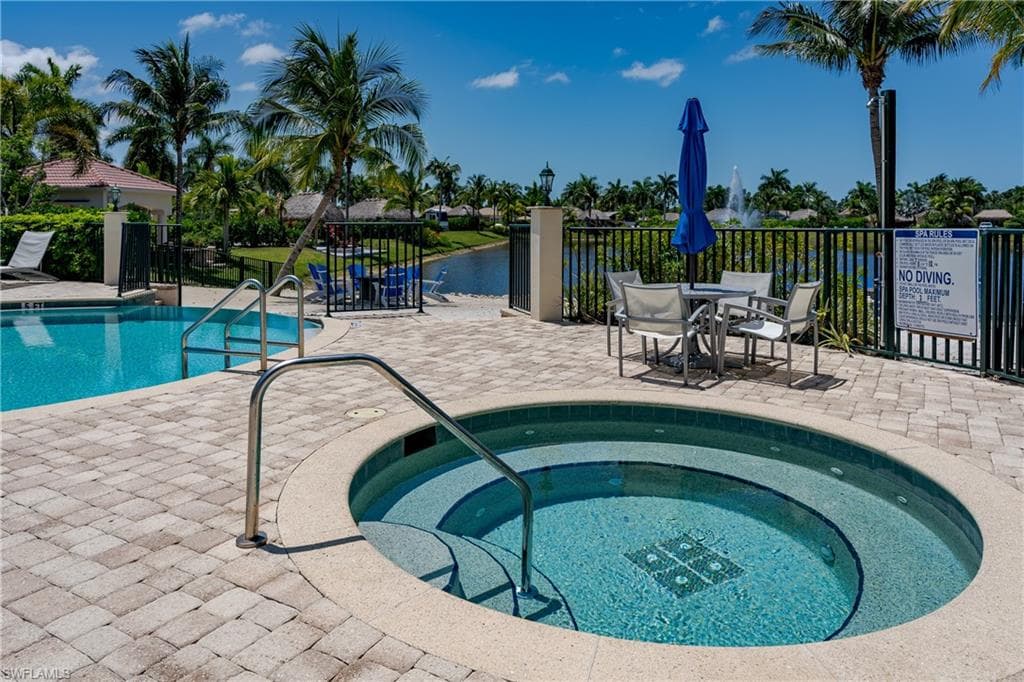 13453 Ladyfish LN, NAPLES FL 34114-38